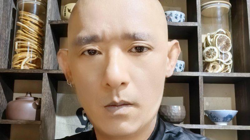 赛事后拉伸按摩，泡沫轴与专业按摩器的对比解析